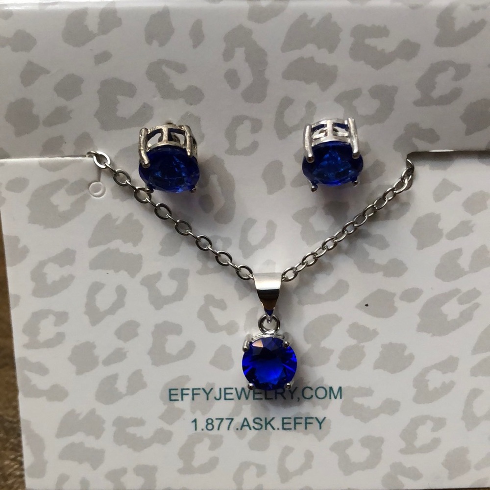 Earrings and necklace set
